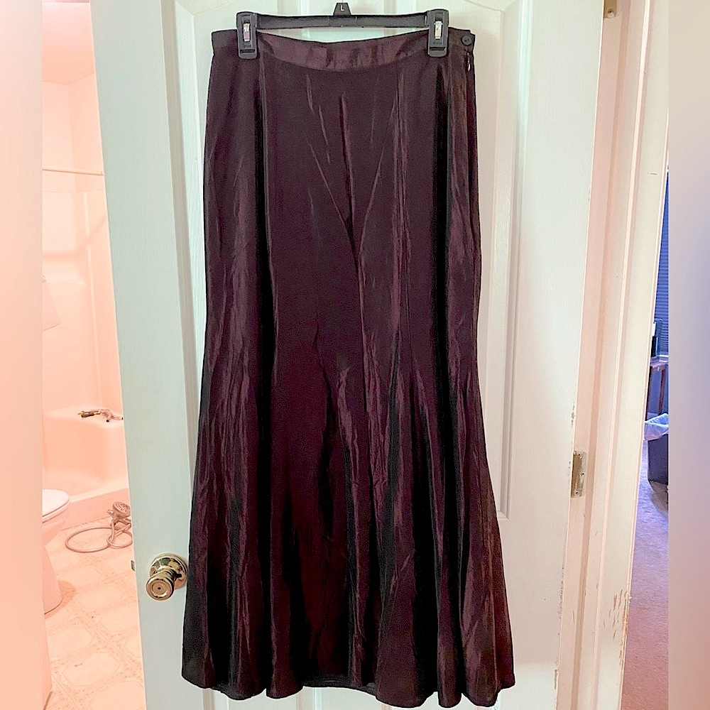 Elegant Taffeta Fit and Flare Formal   Skirt in Deep Burgundy size 12